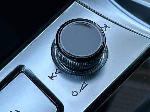 Used 2022 Audi e-tron Premium Plus w/ Premium Plus Package image 40