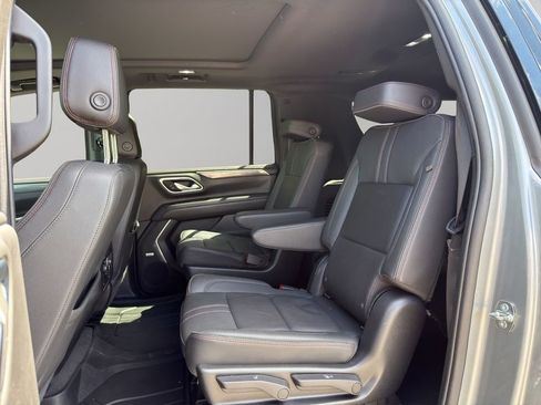 Used 2023 Chevrolet Suburban RST w/ Luxury Package AWD/4WD image 19