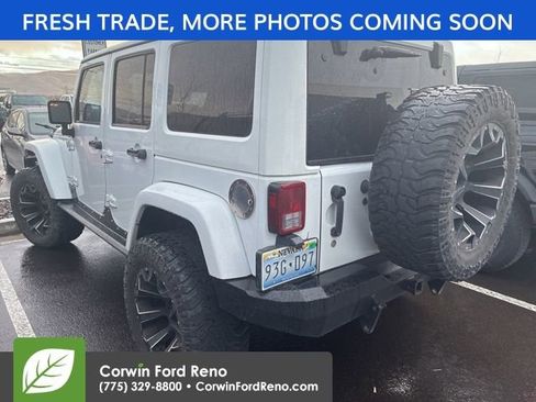 Used 2012 Jeep Wrangler Unlimited Rubicon w/ Connectivity Group image 7