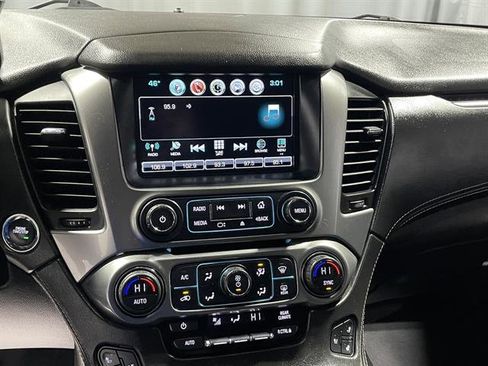 Used 2018 Chevrolet Suburban Premier image 31