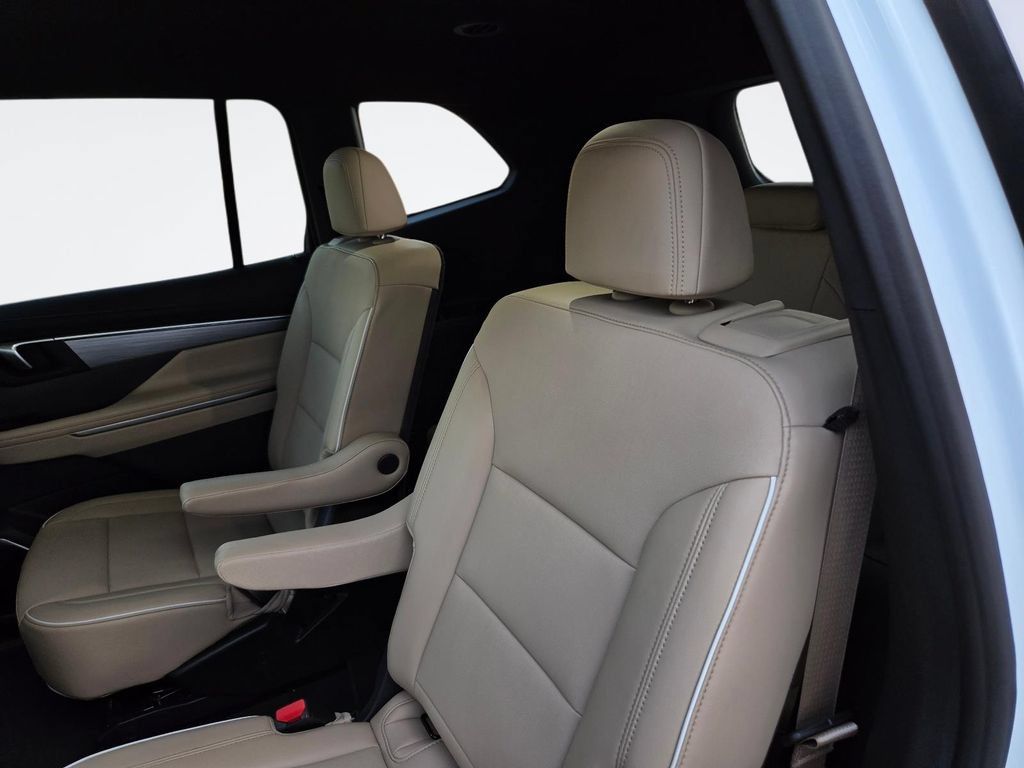 Used 2026 Buick Enclave Preferred FWD image 34