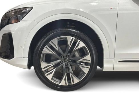 Used 2025 Audi Q8 Premium Plus w/ Premium Plus Package AWD/4WD image 14