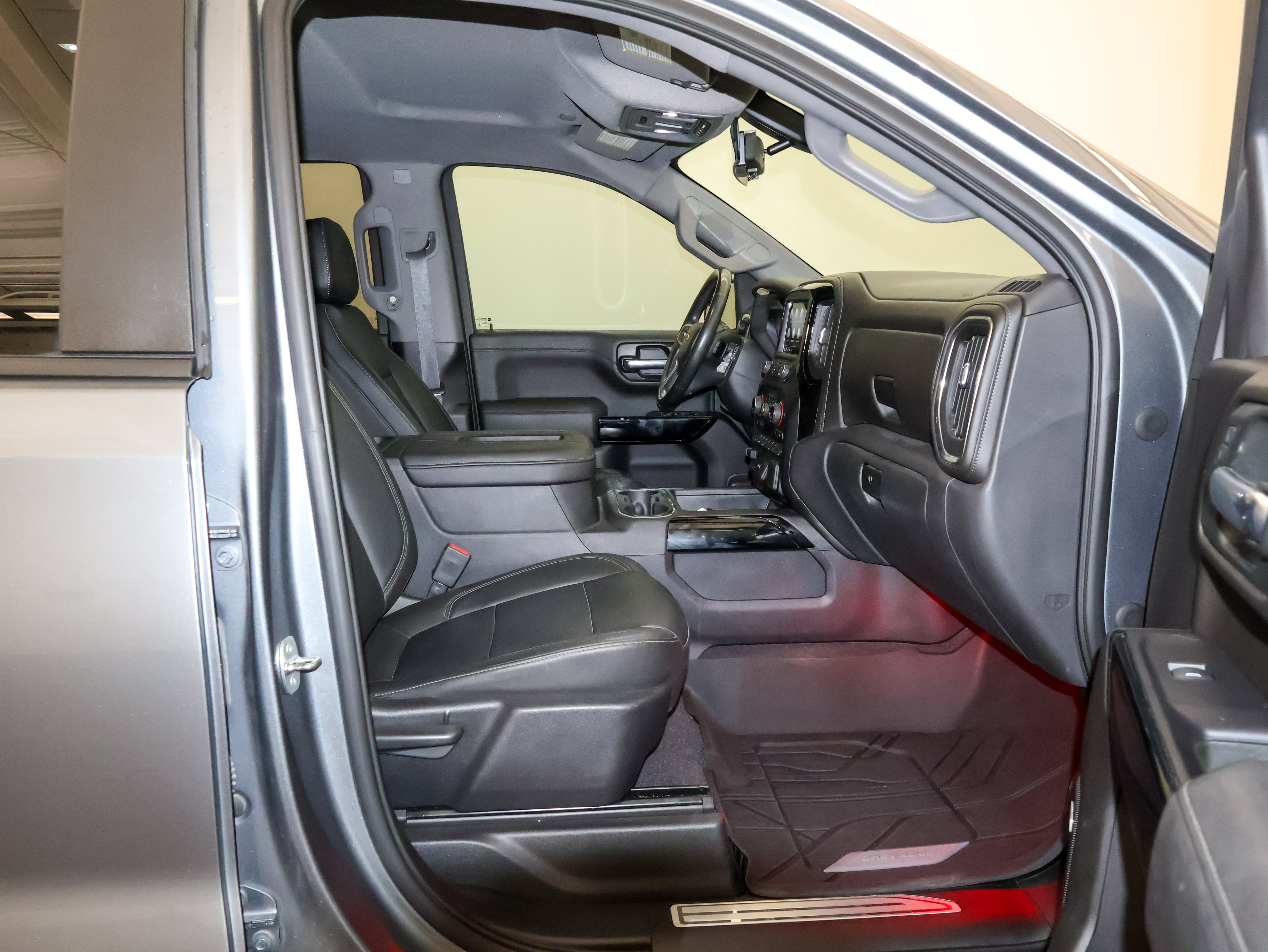 Used 2020 Chevrolet Silverado 1500 RST AWD/4WD image 46