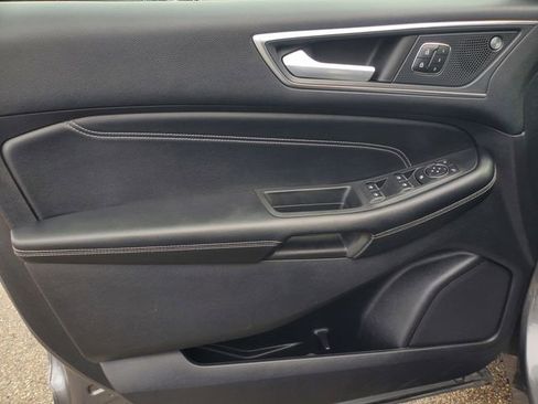 Used 2022 Ford Edge Titanium AWD/4WD image 7