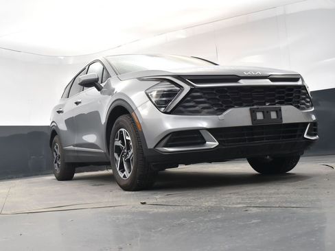 Certified 2024 Kia Sportage LX image 29