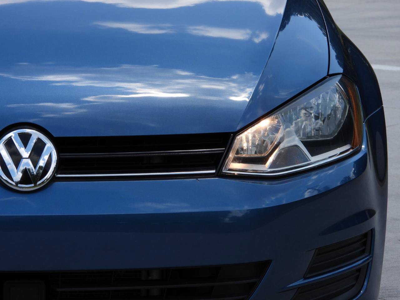 Used 2017 Volkswagen Golf Wolfsburg Edition FWD image 41