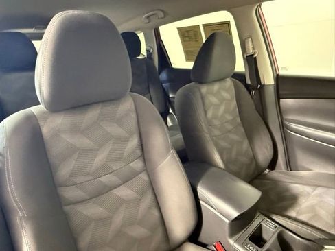 Used 2016 Nissan Rogue SV w/ SV Premium Package image 50