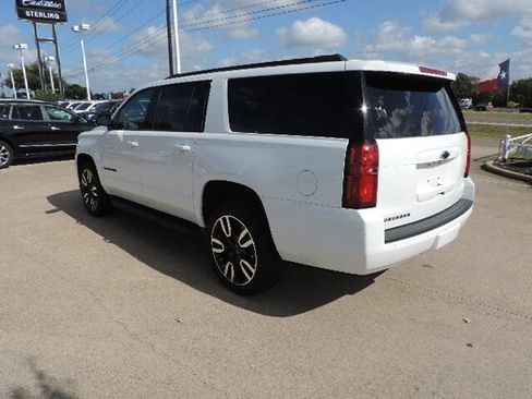 Used 2019 Chevrolet Suburban Premier image 9