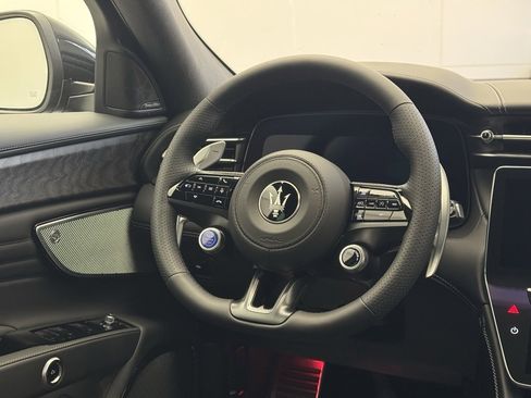 New 2025 Maserati Grecale Modena image 19