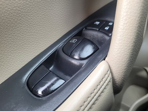 Used 2016 Nissan Rogue SV w/ SV Premium Package FWD image 27