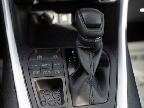 Used 2024 Toyota RAV4 LE image 37