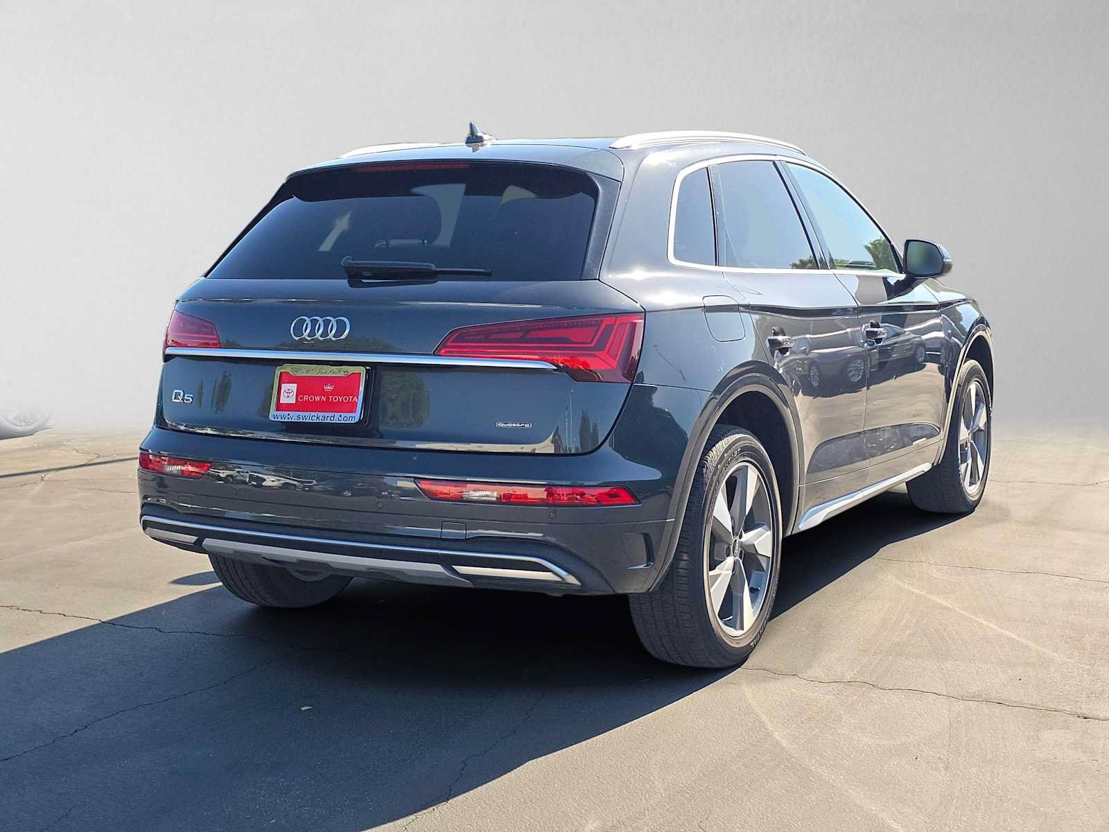 Used 2023 Audi Q5 2.0T Premium Plus w/ Premium Plus Package AWD/4WD image 3