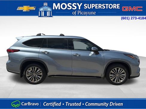 Used 2020 Toyota Highlander Platinum FWD image 7