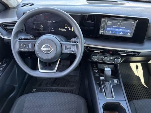 Certified 2025 Nissan Kicks S image 12