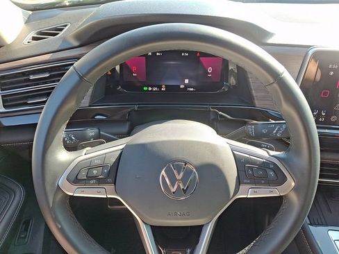 Used 2026 Volkswagen Atlas SEL Premium R-Line AWD/4WD image 18