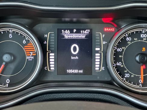 Used 2019 Jeep Cherokee Latitude w/ Popular Appearance Group AWD/4WD image 24