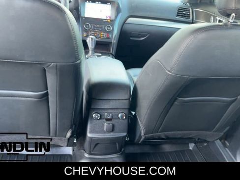 Used 2019 Ford Explorer XLT w/ Equipment Group 202A FWD image 38