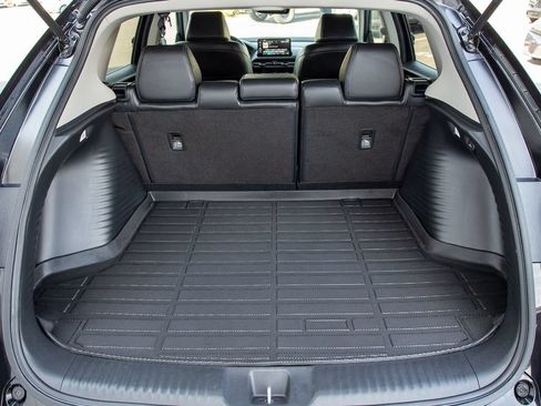 Used 2024 Honda HR-V EX-L image 18