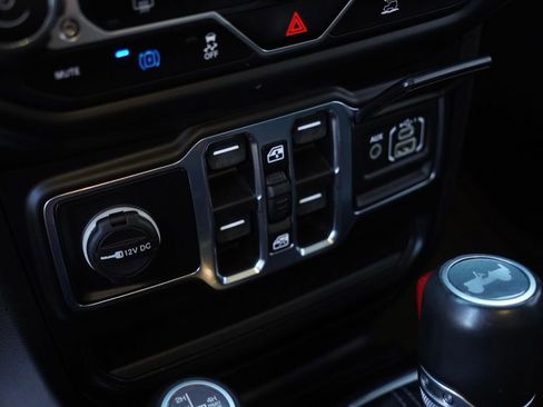 Used 2022 Jeep Wrangler Unlimited Sahara image 16