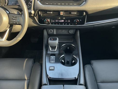 Certified 2023 Nissan Rogue SL w/ SL Premium Package FWD image 17