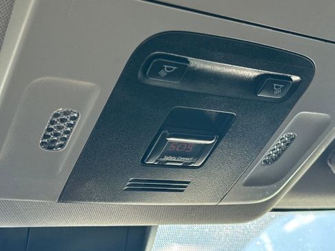 Used 2019 Toyota Camry SE image 28