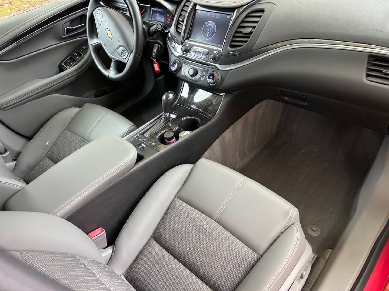 Used 2014 Chevrolet Impala LT w/ Convenience Package FWD image 6