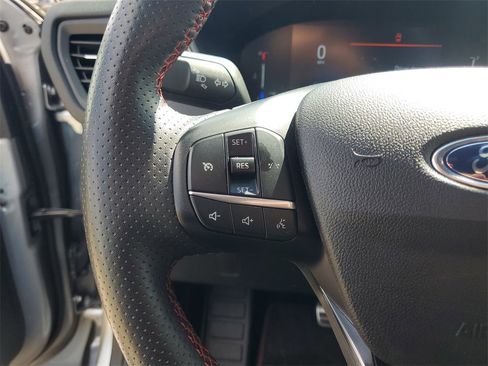 Used 2023 Ford Escape ST-Line image 18