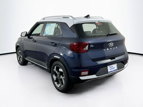 Used 2021 Hyundai Venue image 7