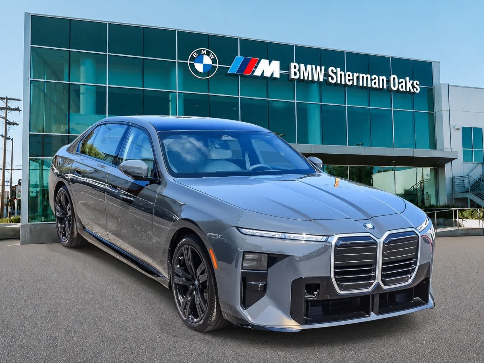 New 2027 BMW 740i w/ Executive Package RWD image 3