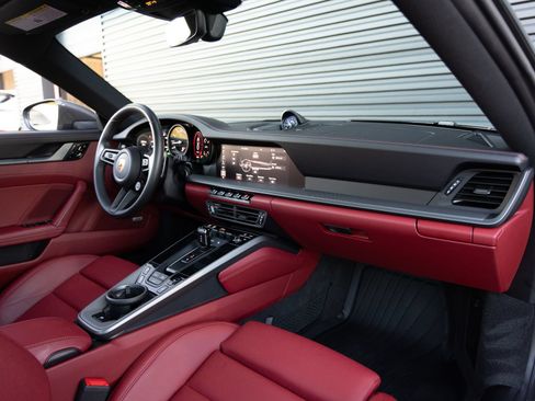 Certified 2021 Porsche 911 Carrera S RWD image 31