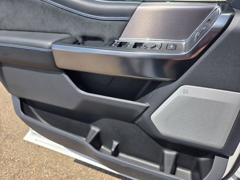 New 2026 Ford F250 Platinum AWD/4WD image 17