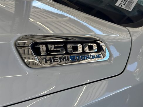 Used 2024 RAM 1500 Laramie image 15