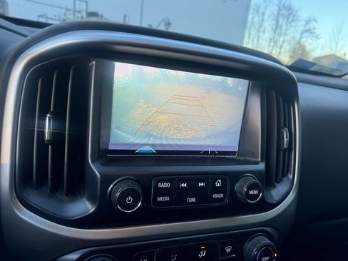 Used 2018 Chevrolet Colorado LT w/ Redline Special Edition image 22