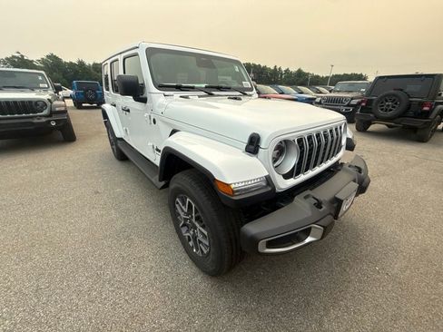 New 2026 Jeep Wrangler Unlimited Sahara AWD/4WD image 7