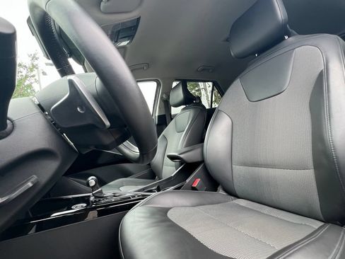Certified 2023 Kia Niro EX FWD image 14