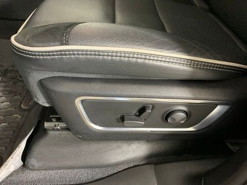 Used 2025 RAM 1500 Laramie AWD/4WD image 18