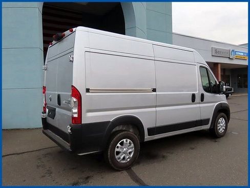New 2026 RAM ProMaster 2500 w/ Quick Order Package 22G SLT image 7