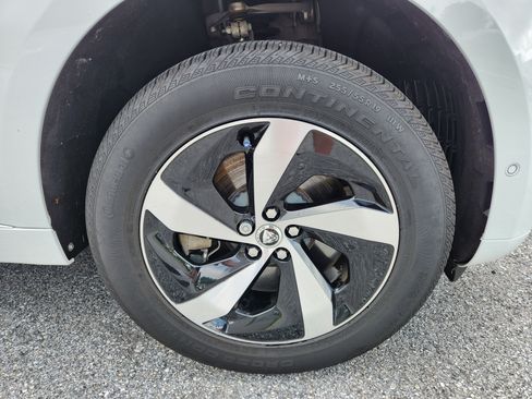 Certified 2026 Jaguar F-PACE R-Dynamic S AWD/4WD image 7