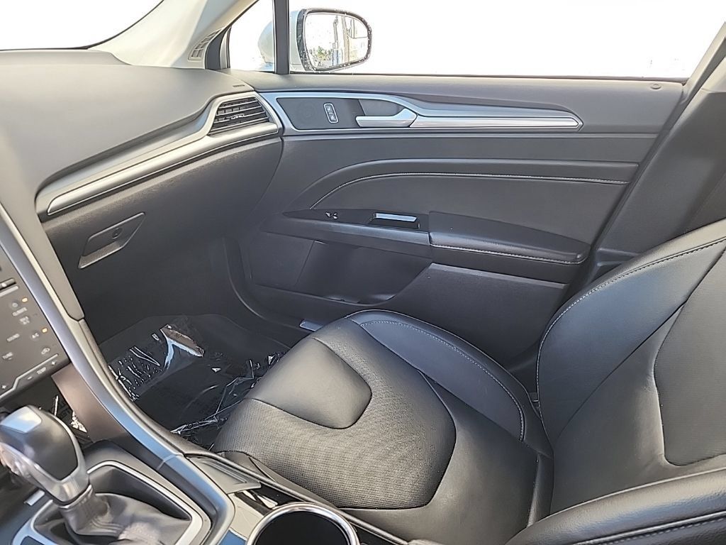 Used 2014 Ford Fusion Titanium FWD image 21