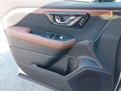 Used 2026 Subaru Forester Touring image 23