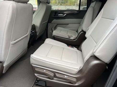 New 2026 GMC Yukon XL Elevation image 11