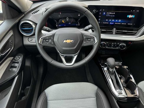 New 2026 Chevrolet Trax LT w/ Sunroof Package image 14