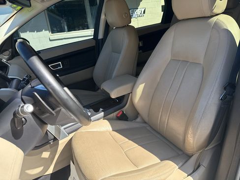 Used 2018 Land Rover Discovery Sport HSE AWD/4WD image 10