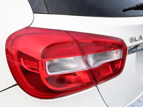 Used 2016 Mercedes-Benz GLA 250 image 11