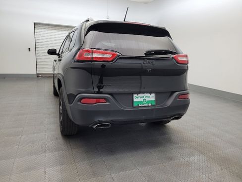 Used 2018 Jeep Cherokee Latitude w/ Altitude Package image 6