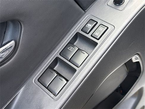 Used 2023 Nissan Frontier SV w/ Midnight Edition Package image 20