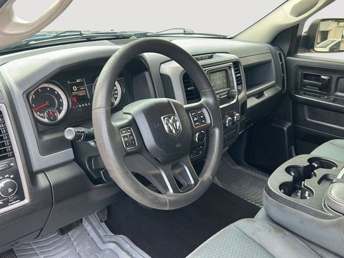 Used 2019 RAM 1500 Express w/ Express Value Package AWD/4WD image 3