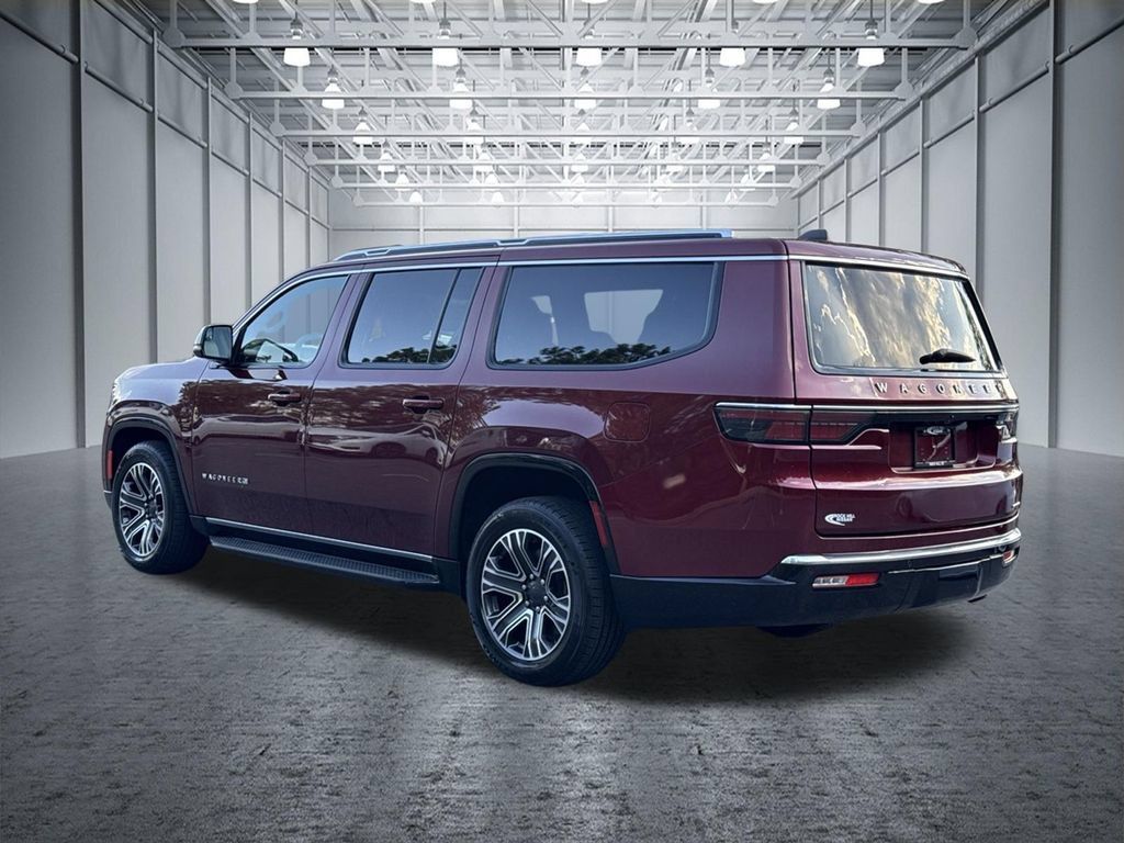 Used 2024 Jeep Wagoneer L Series II w/ Flexible Seating Group AWD/4WD image 6
