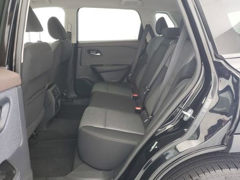 Used 2022 Nissan Rogue SV image 12