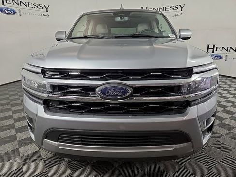 Certified 2024 Ford Expedition Limited image 3